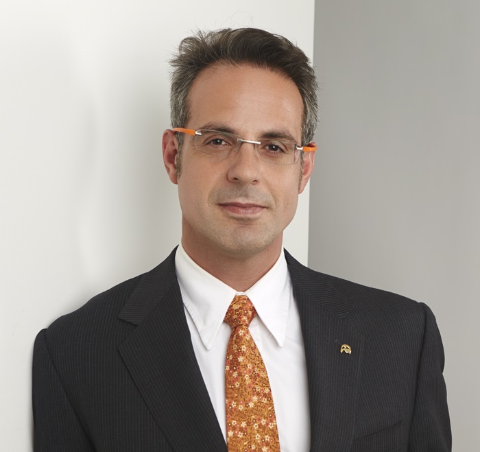 new doron headshot.jpg